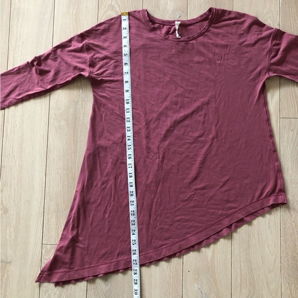 Lululemon To The Point Asymmetrical Long Sleeve Shirt in Misty Merlot Size 4 - Picture 4 of 10